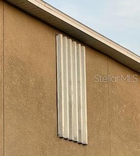 House comes with window shutters