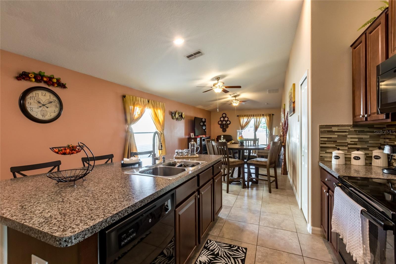 Kitchen +Dining room