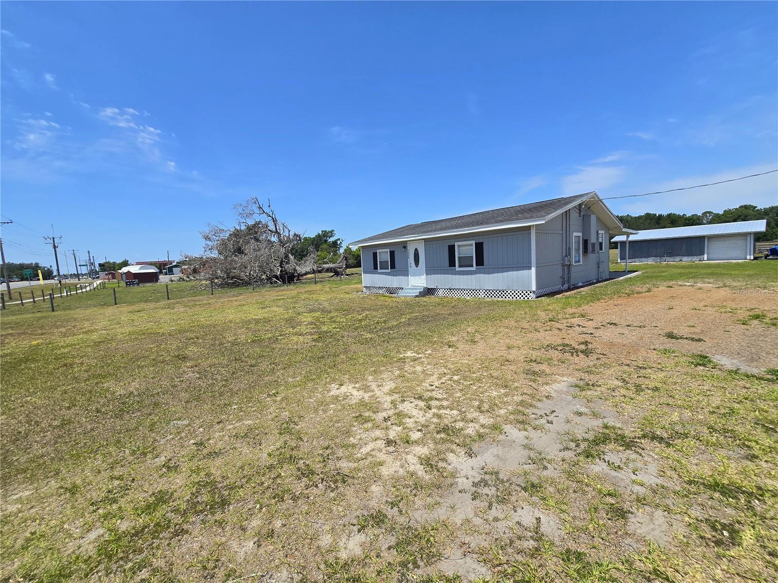 4608 W SR60 House