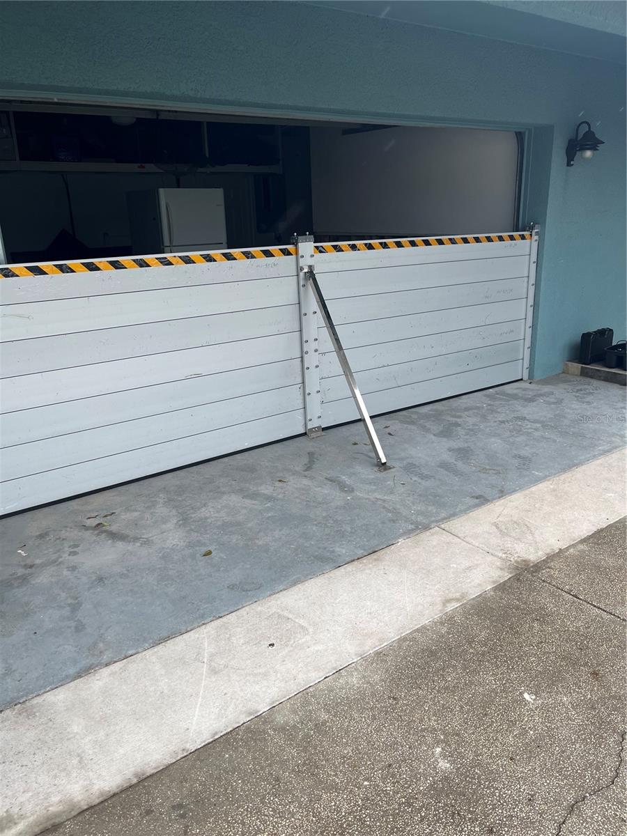 garage barrier door open