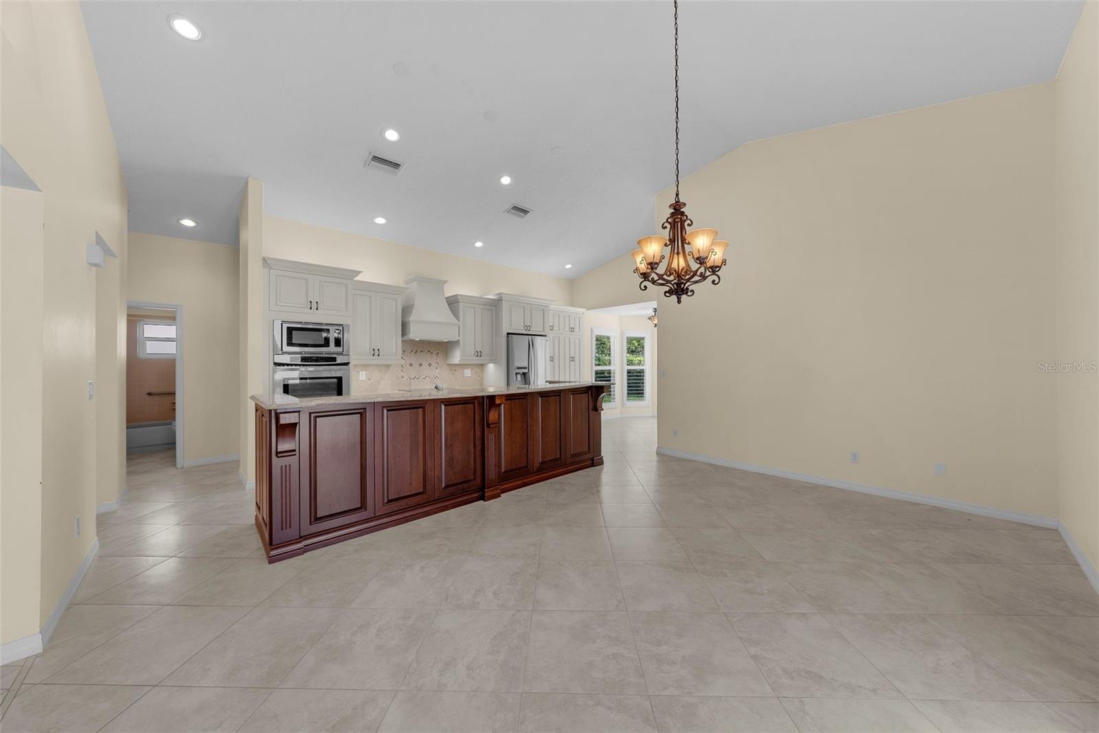 Dining room in the kitchen.