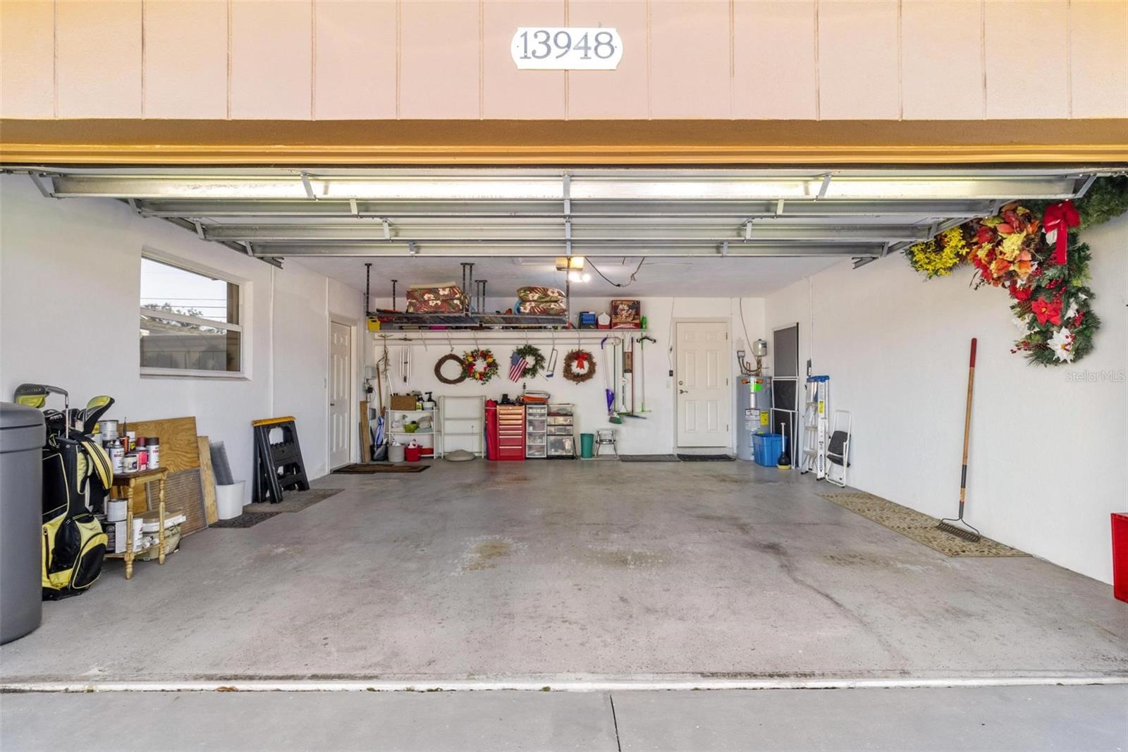 Attached 2 car garage