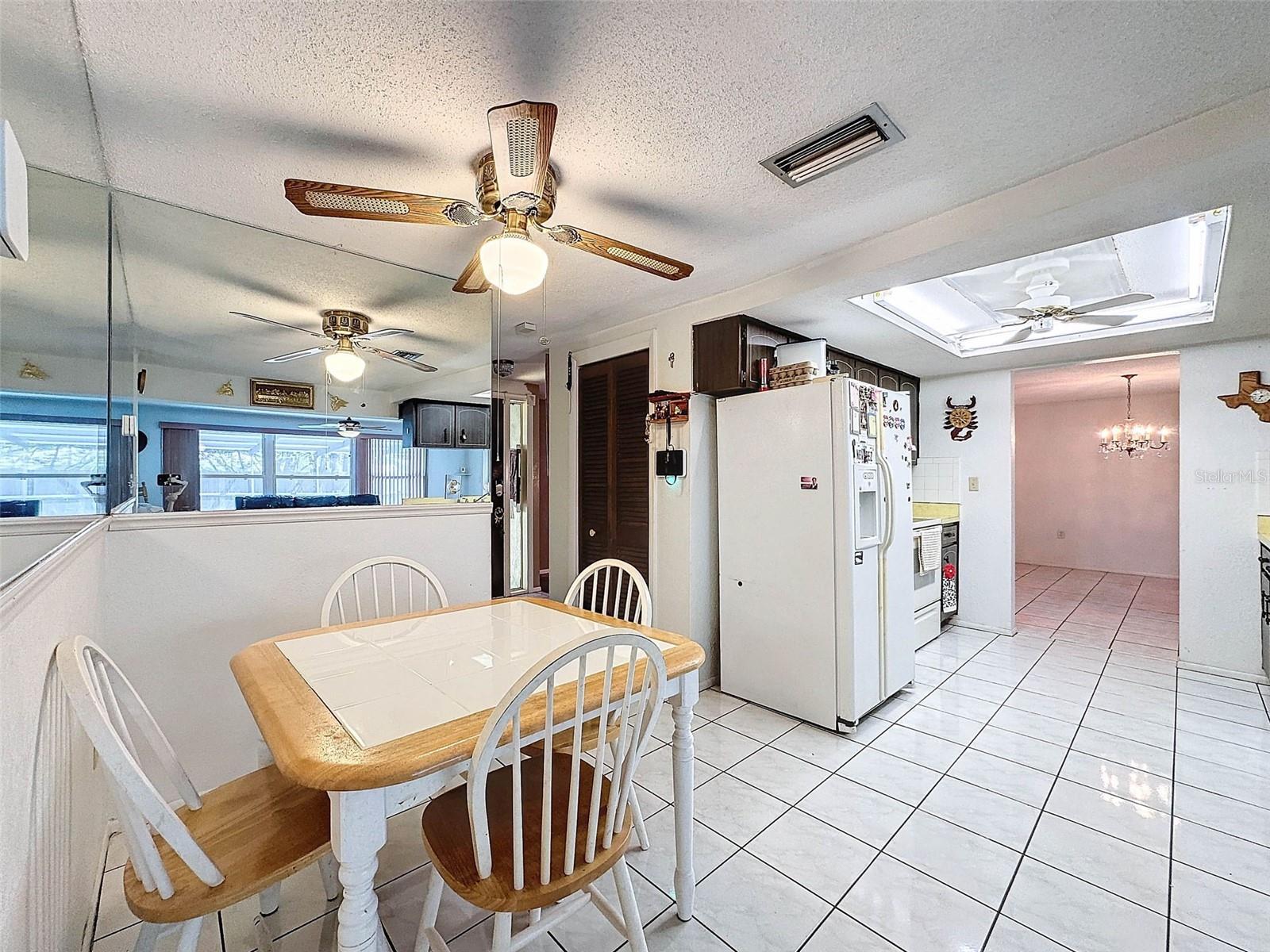 Kitchen & Breakfast Nook