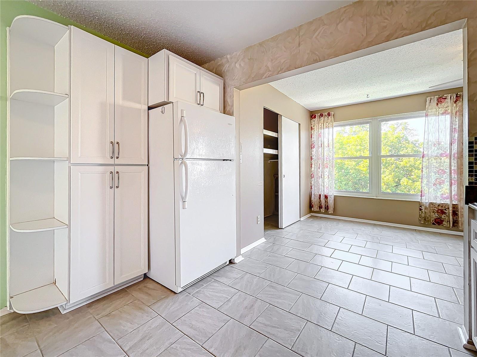 Kitchen - Family Room