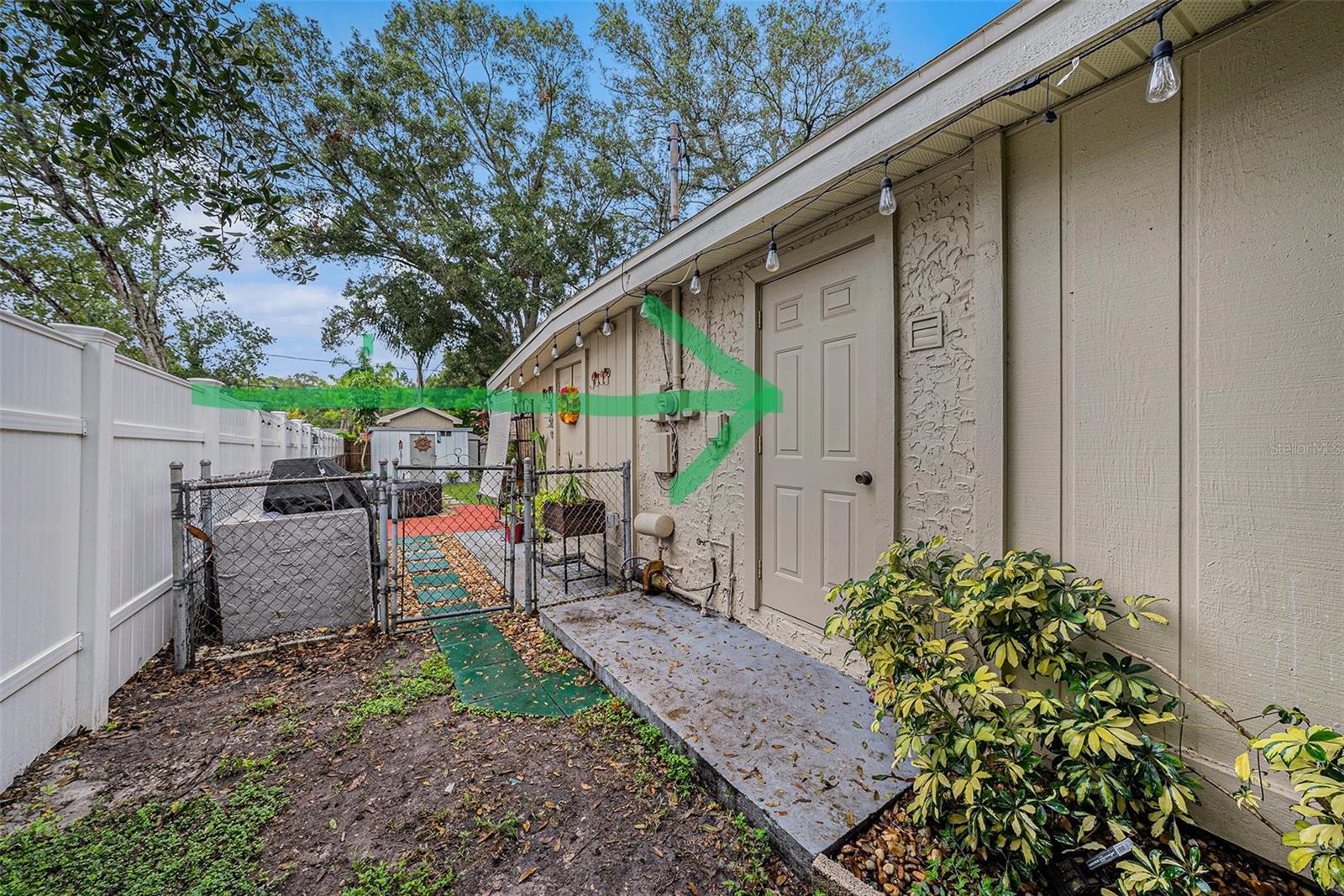 Arrow To Laundry Room Door