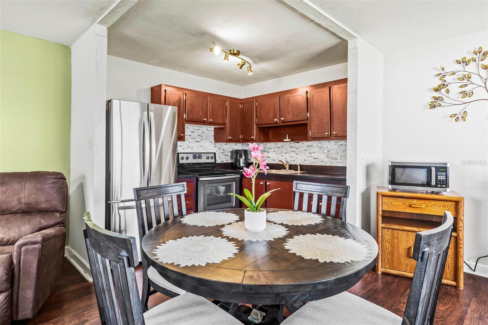 Dining Room & Kitchen