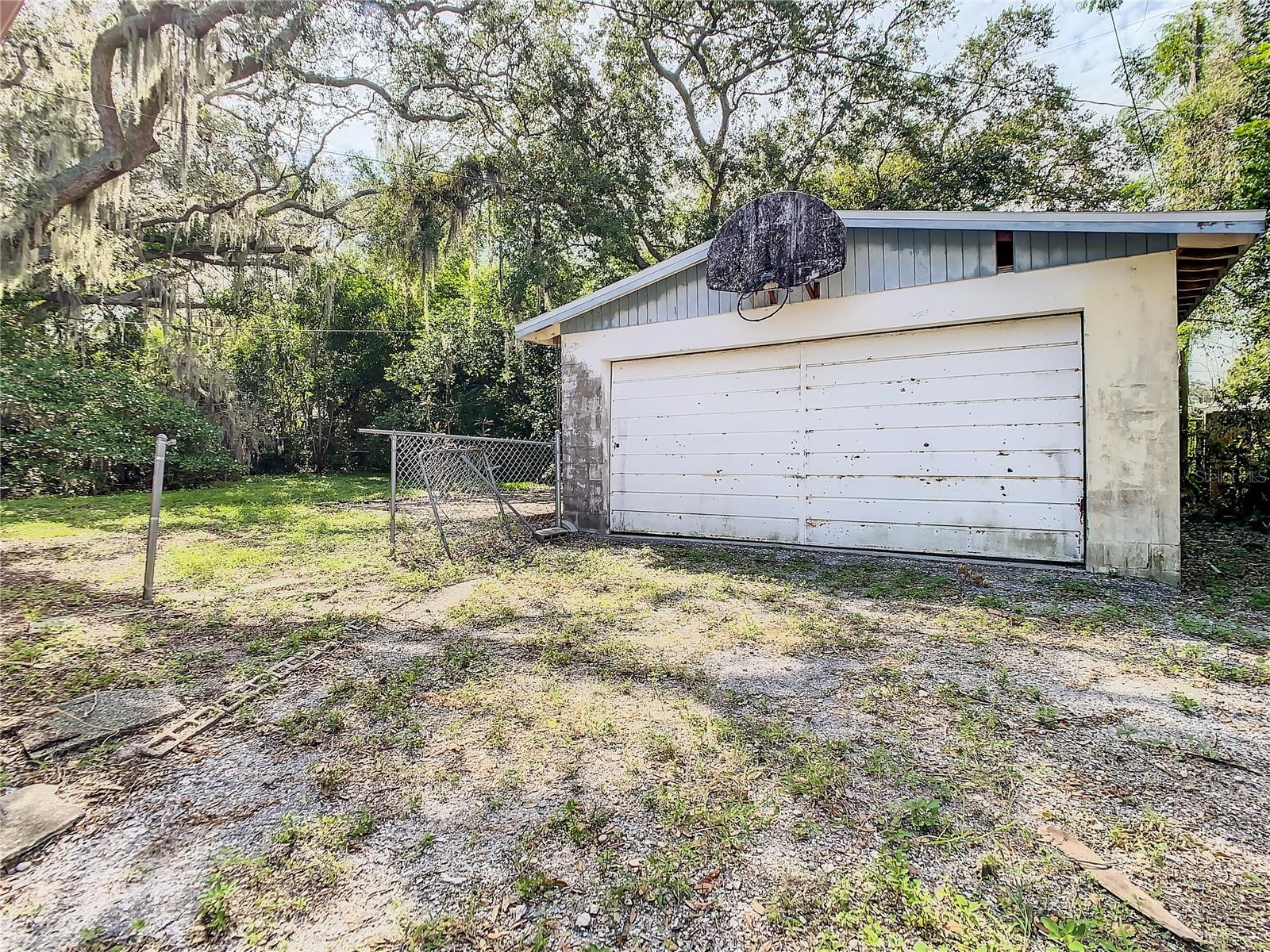 detached garage