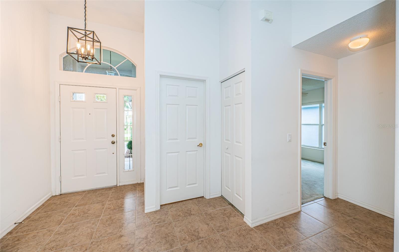 Foyer/hallway closet