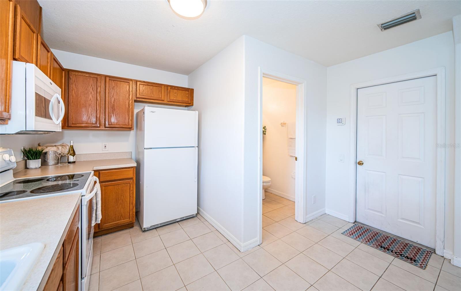 Kitchen w/ access to Garage