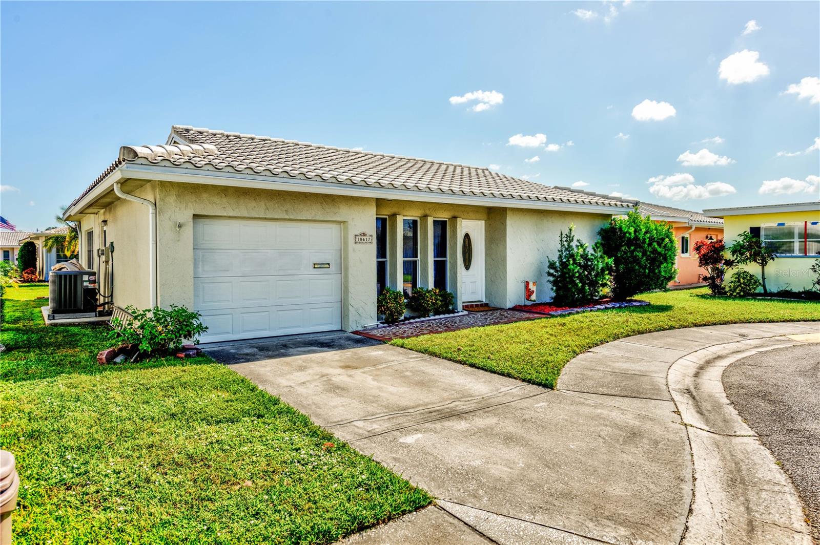 GREAT CURB APPEAL