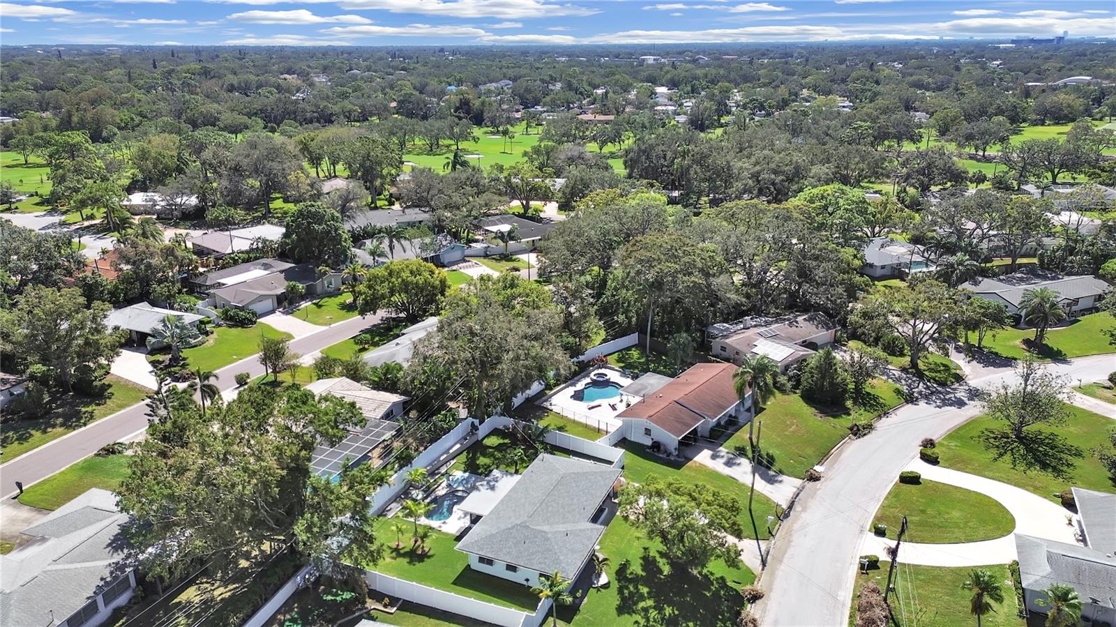 Fairway Estate surrounded Dunedin Golf Course