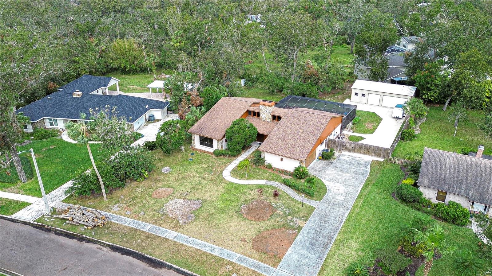 Oversized extended driveway and double 8 ft gates!