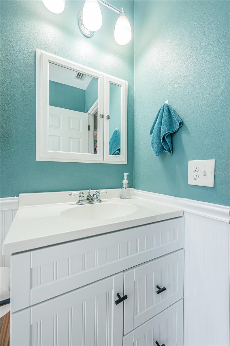 Bathroom vanity