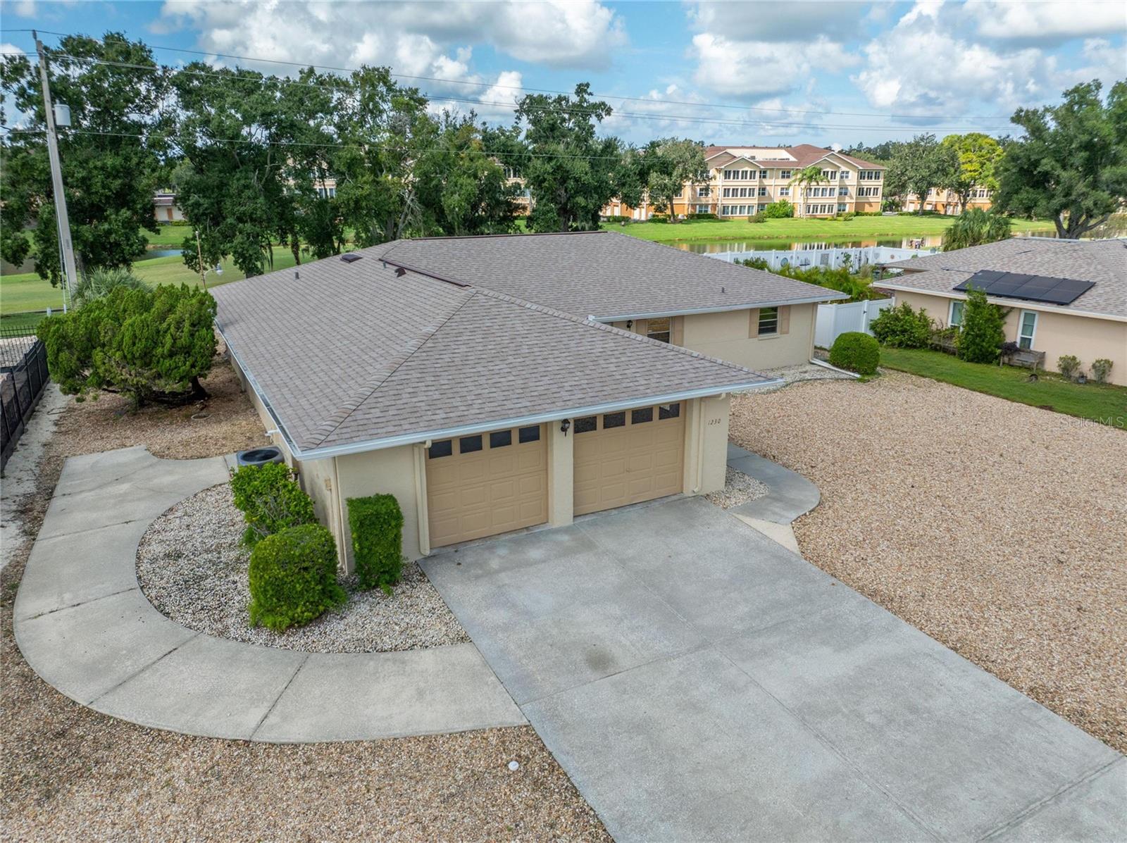 spacious 2 car garage