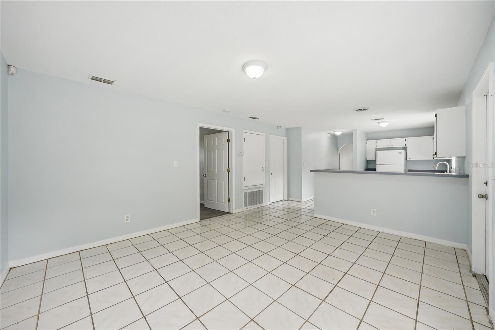 Family room reverse wide to kitchen