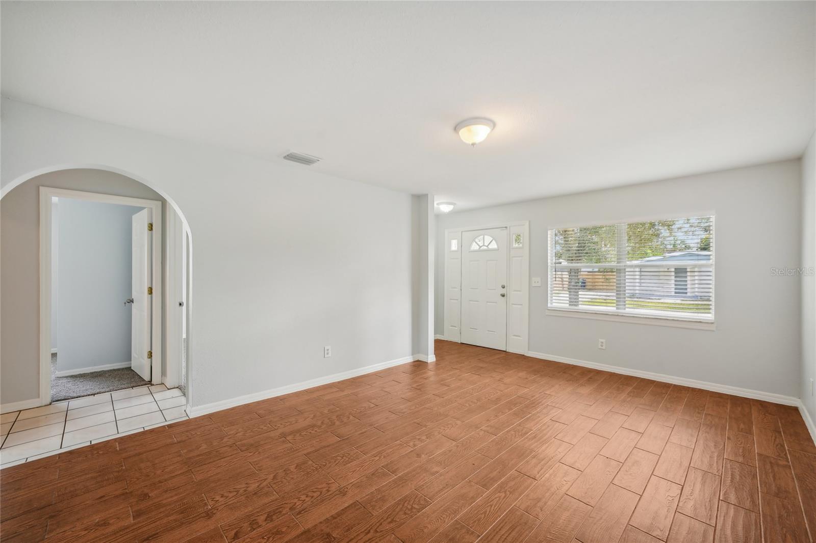 Living room/ dining room