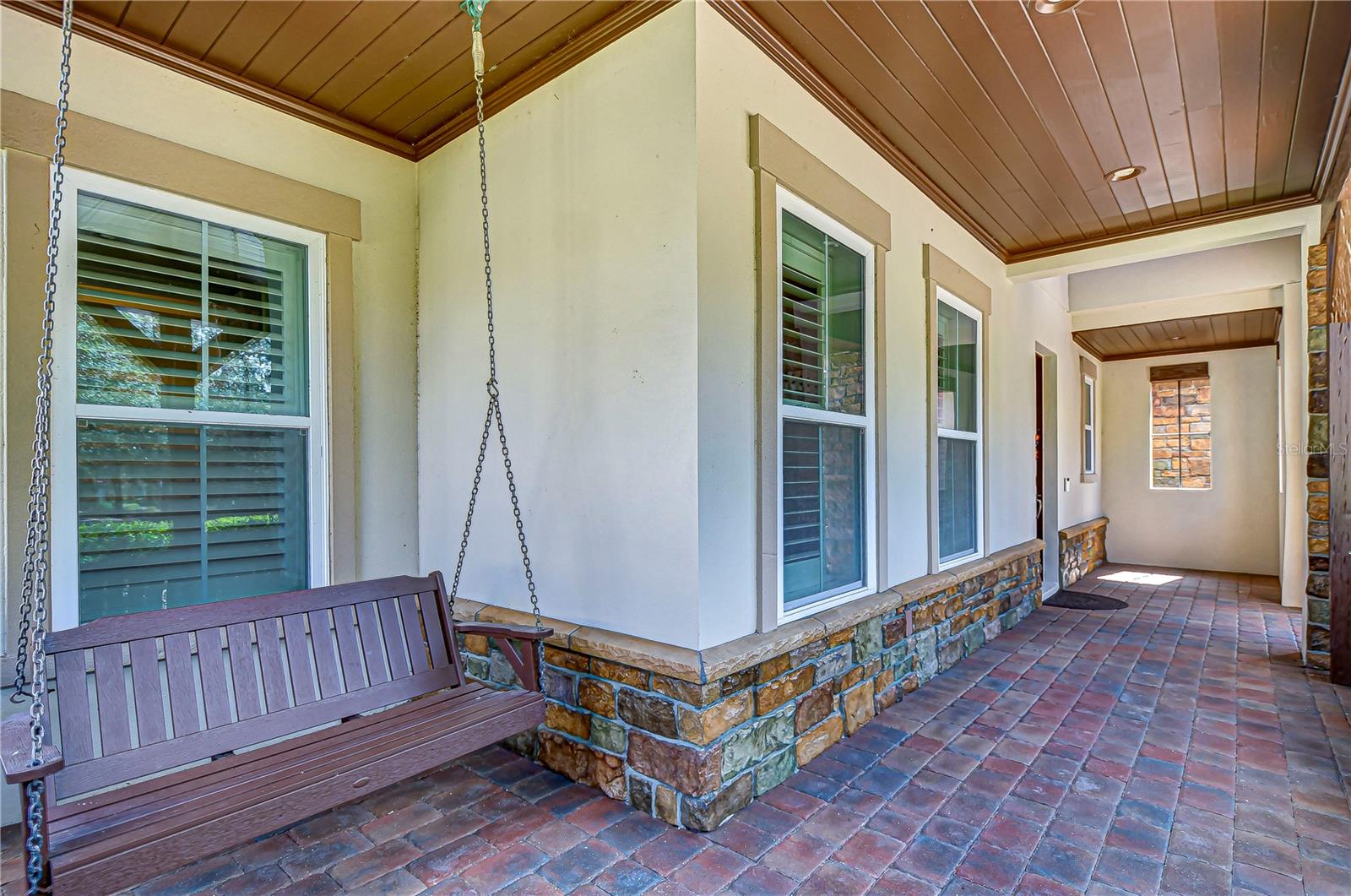 Front porch complete with a swing!