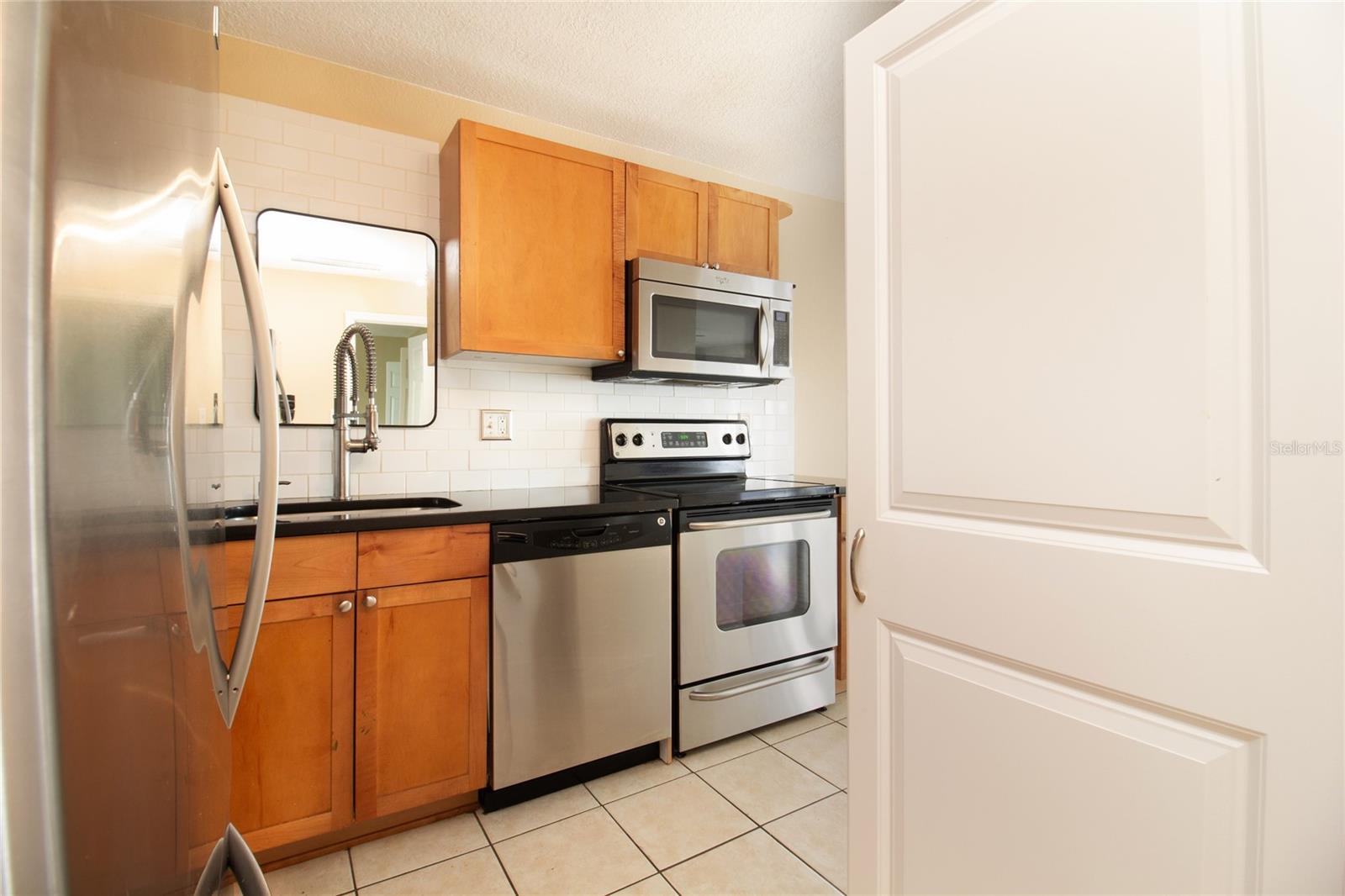 KITCHEN WITH PANTRY