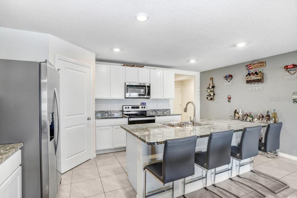 Kitchen/Breakfast Bar