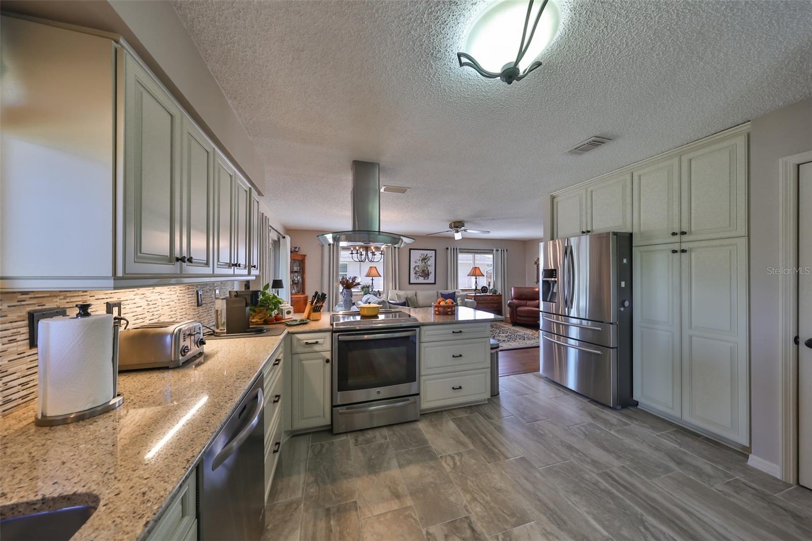 Exquisitely Remodeled Kitchen