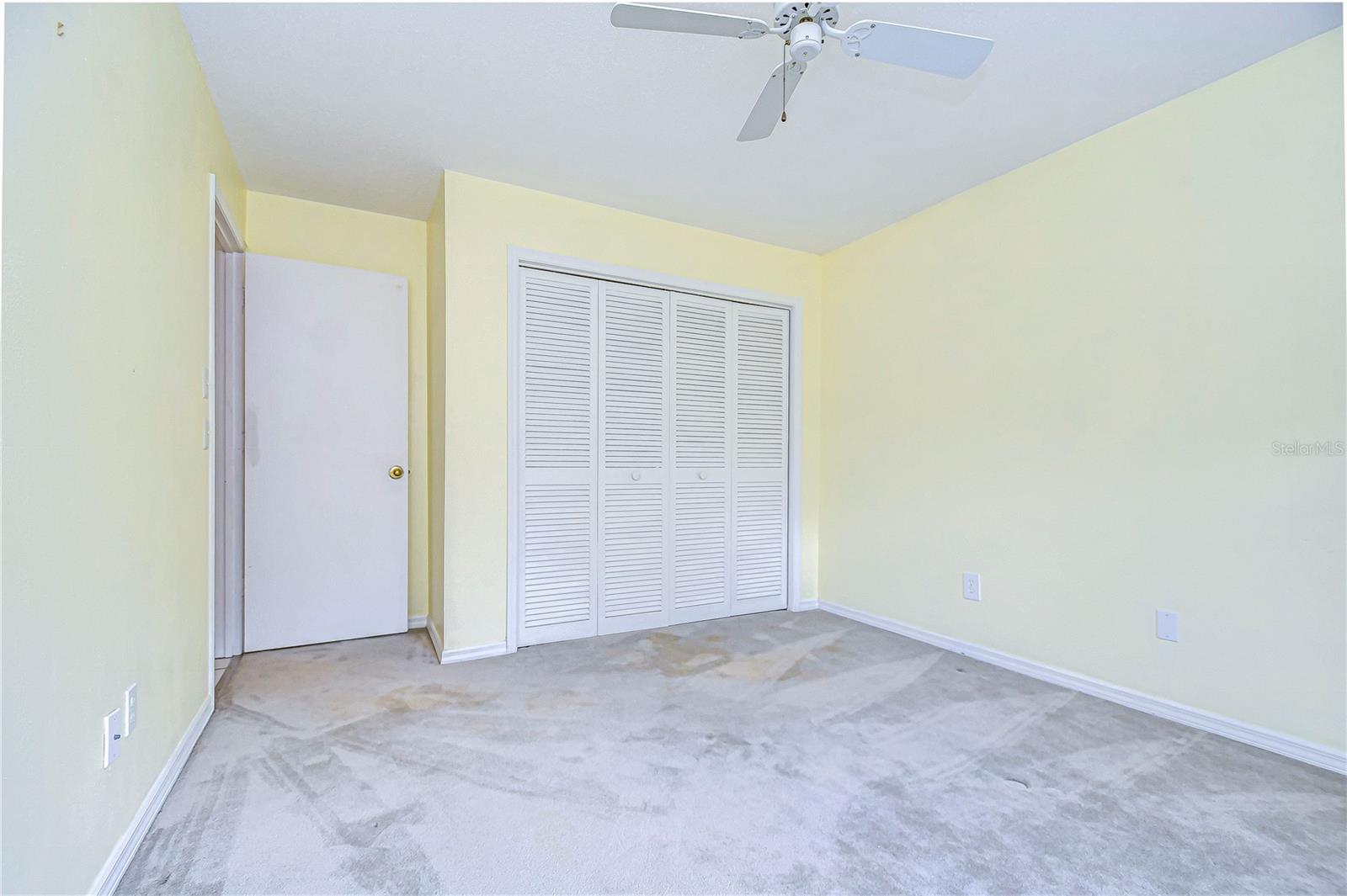 Spacious closet!