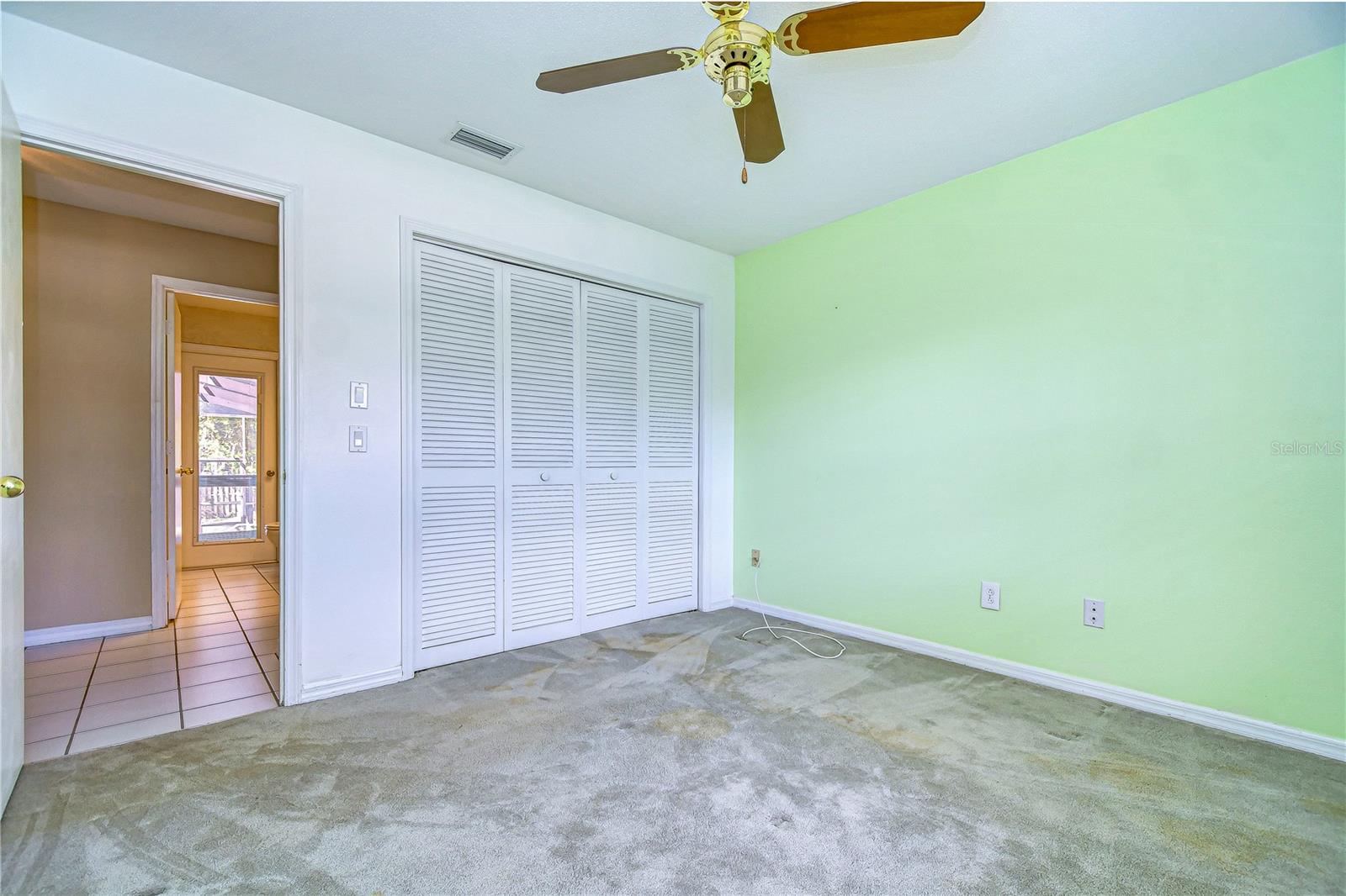 Spacious closet!