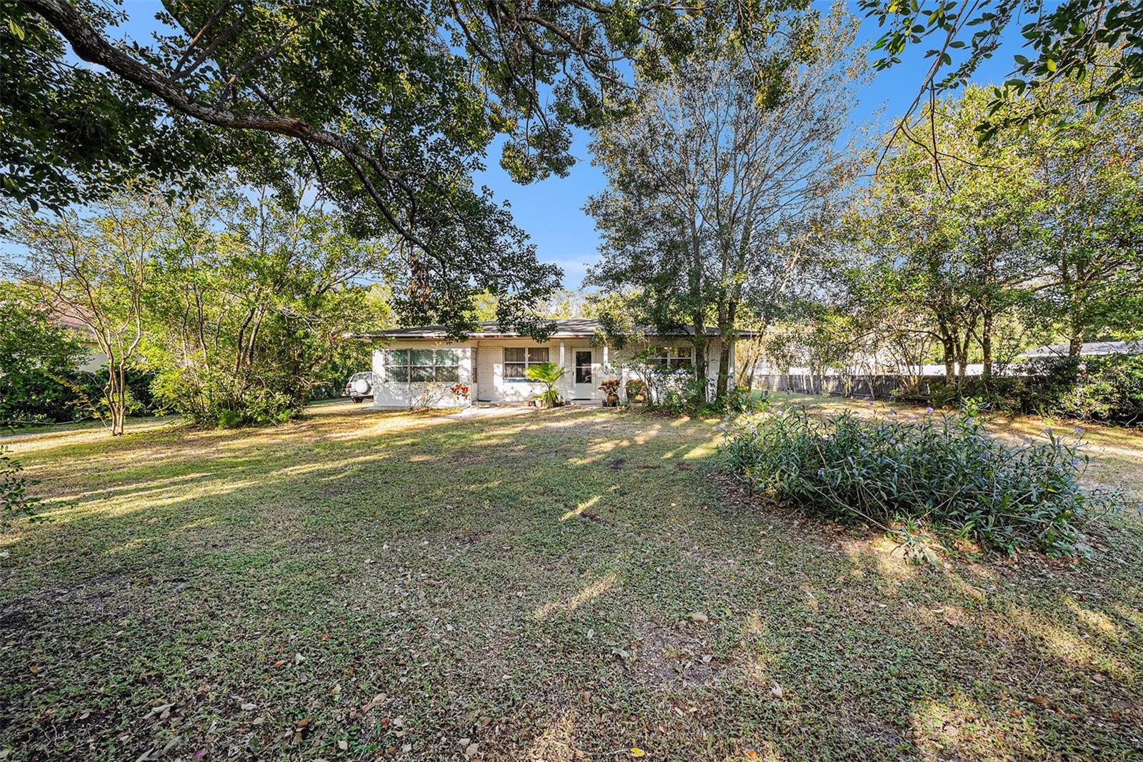 Large Front Yard, lots of parking to the left of the home/front yard