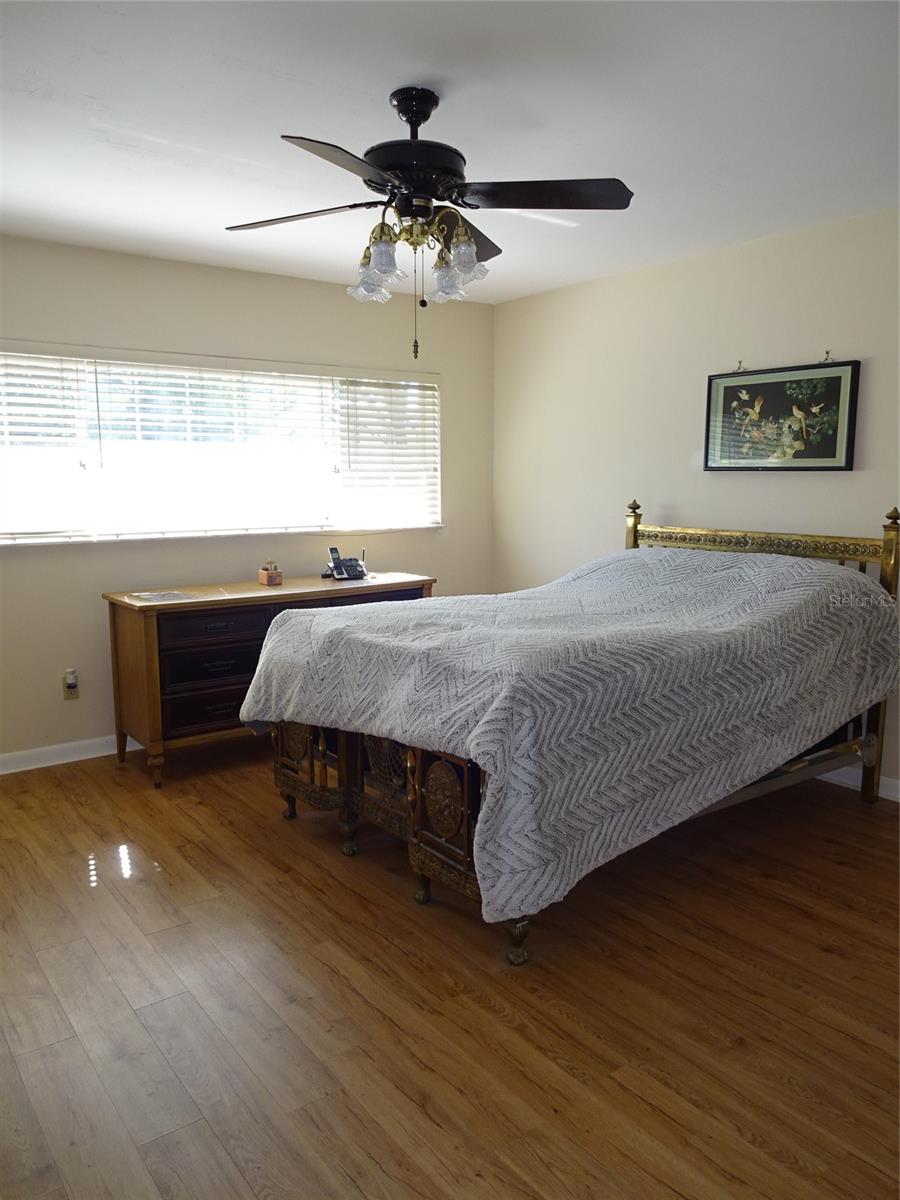 2nd bedroom upstairs...has a walk in closet