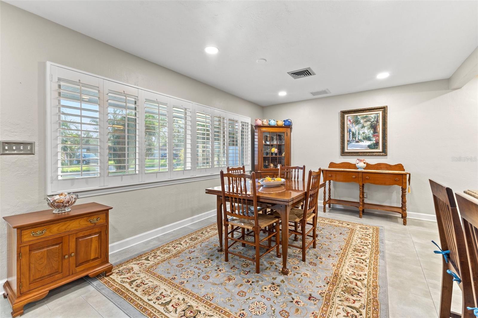 Formal dining room