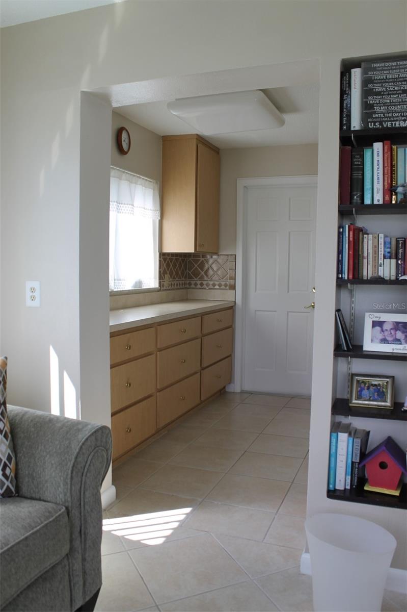 Florida Rm viewing Kitchen entrance