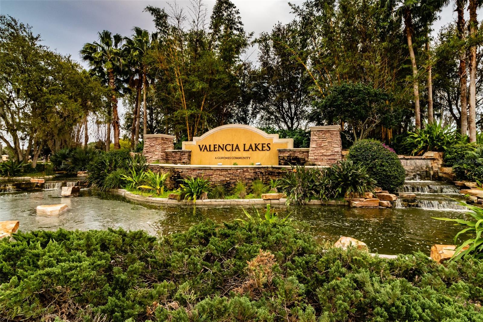 Entry to Valencia Lakes