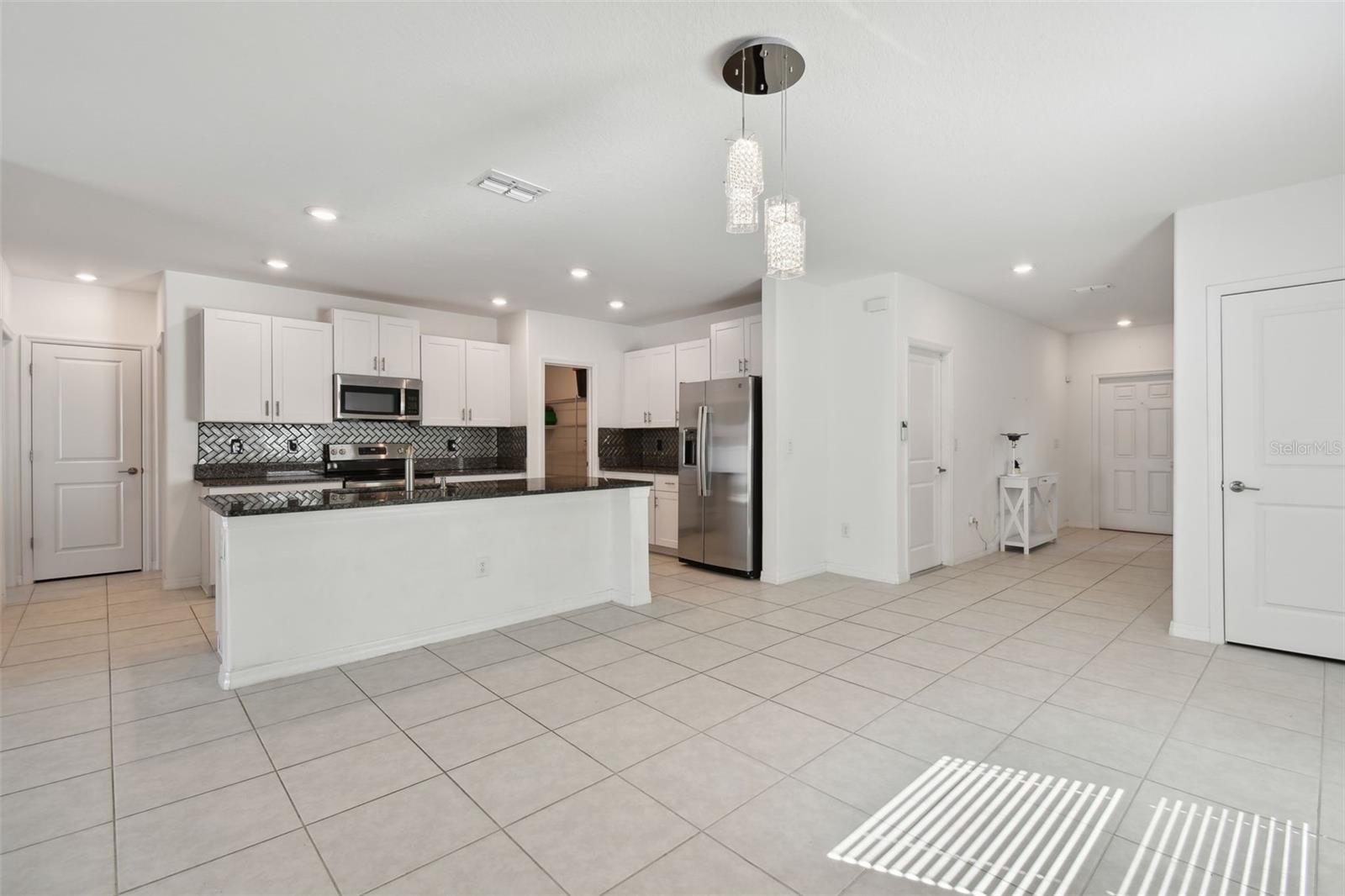 KITCHEN & DINING AREA