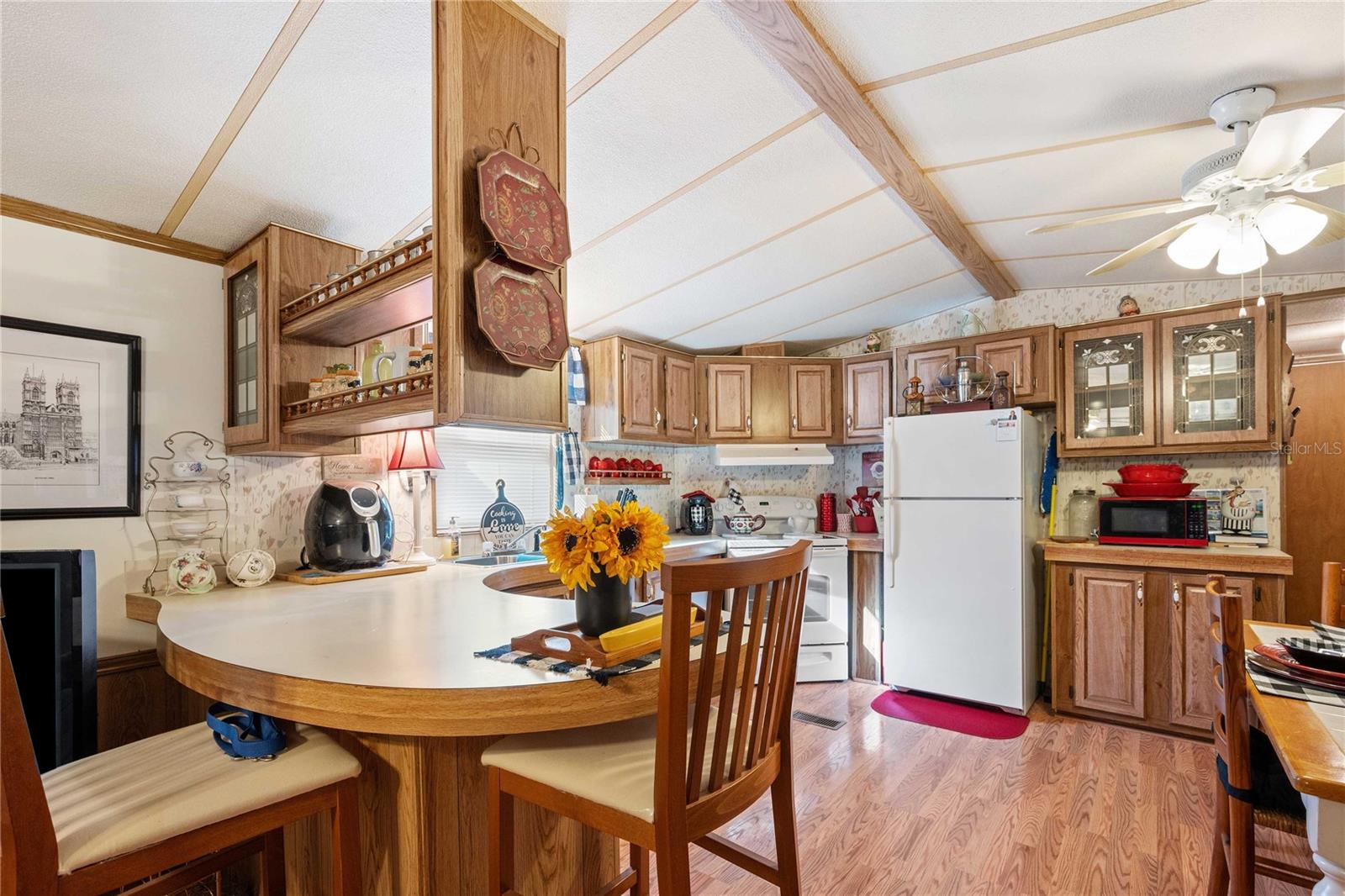 Breakfast bar in this kitchen.