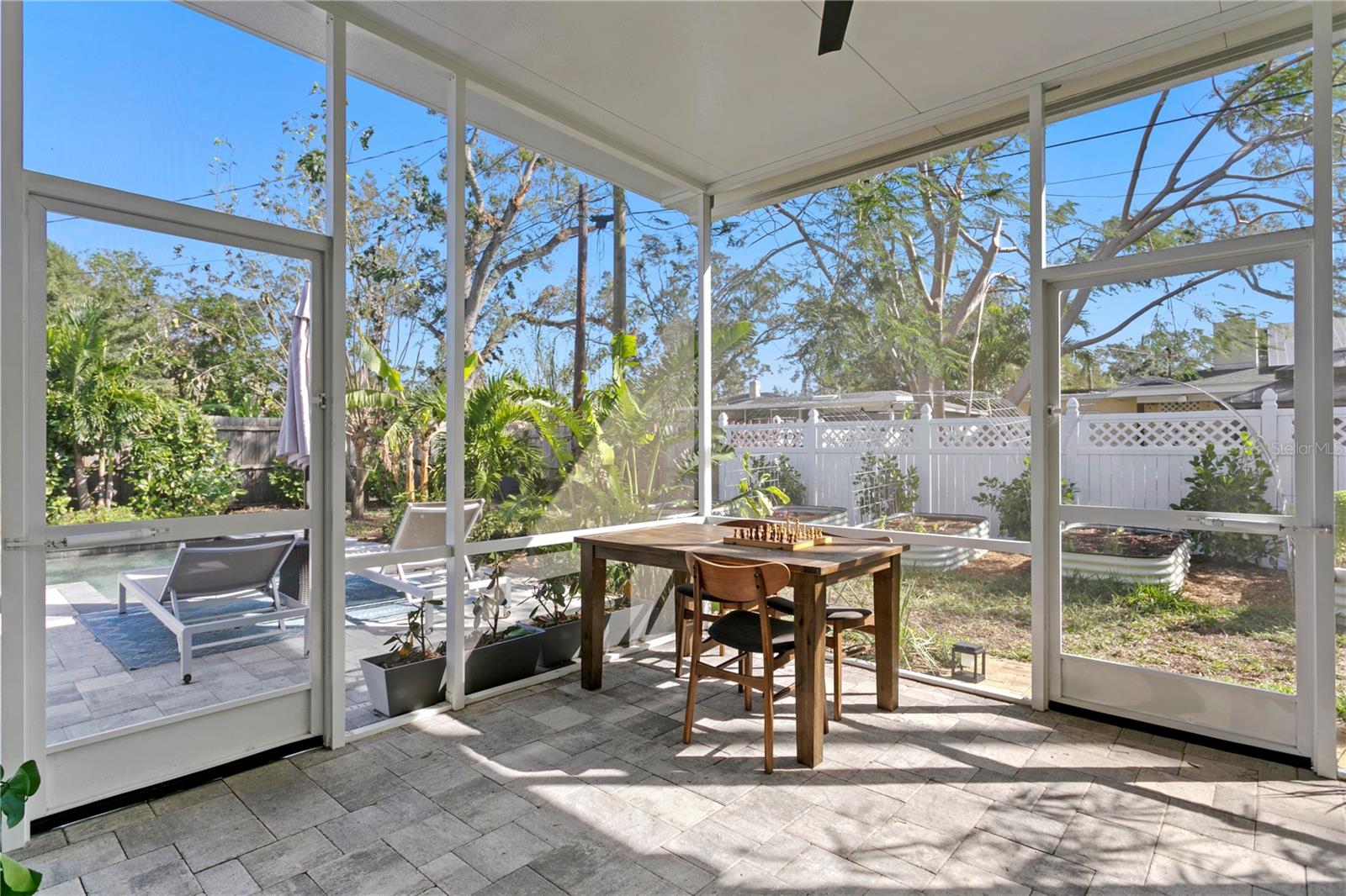 screen enclosed patio