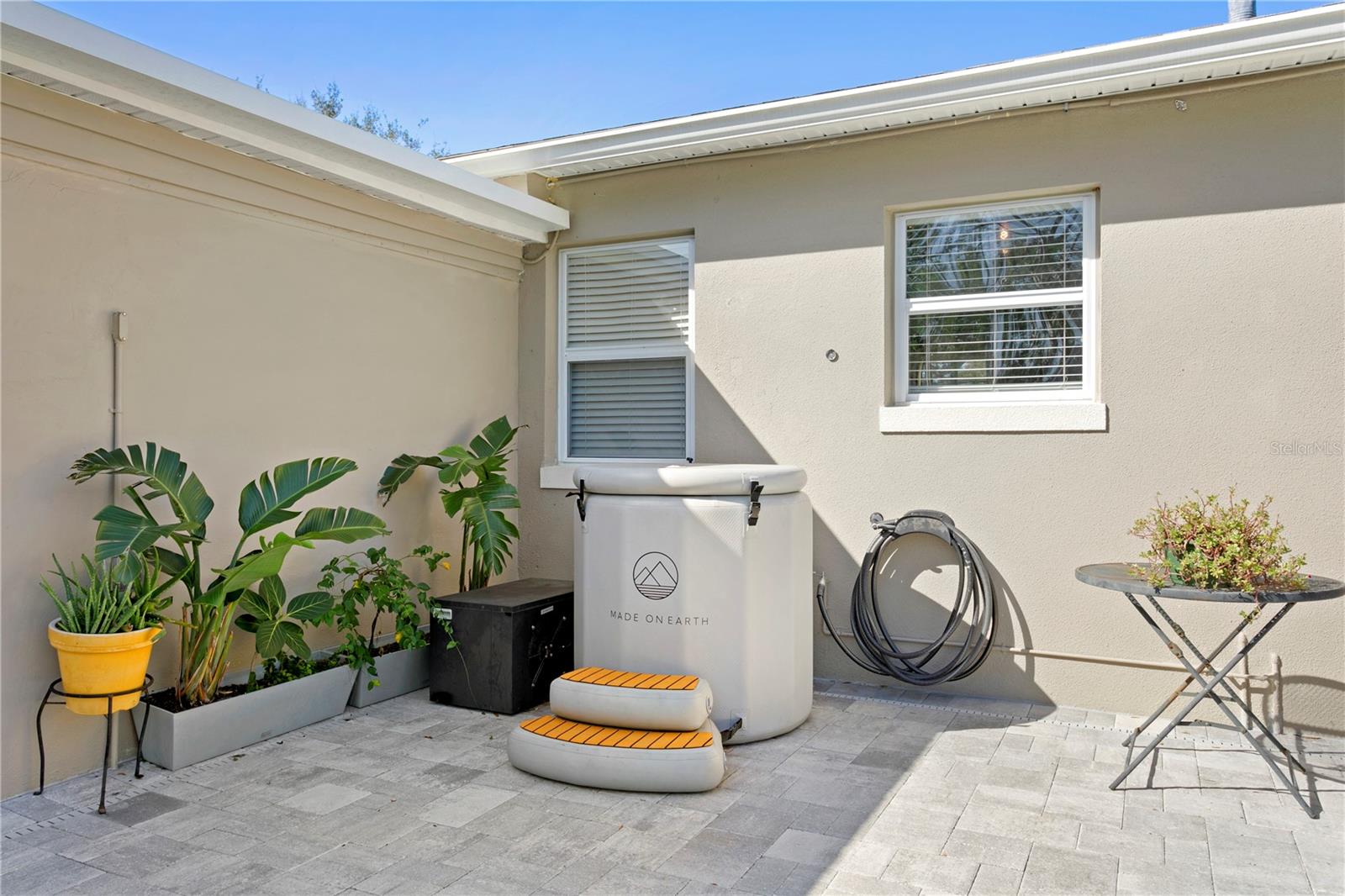 ample space on pool deck for ice plunge or outdoor seating.