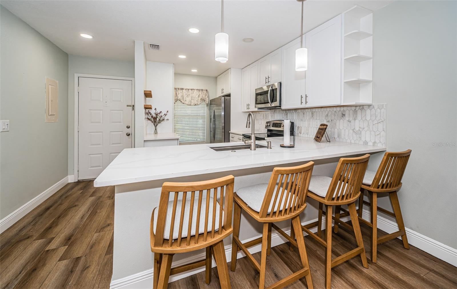 Beautifully updated Kitchen