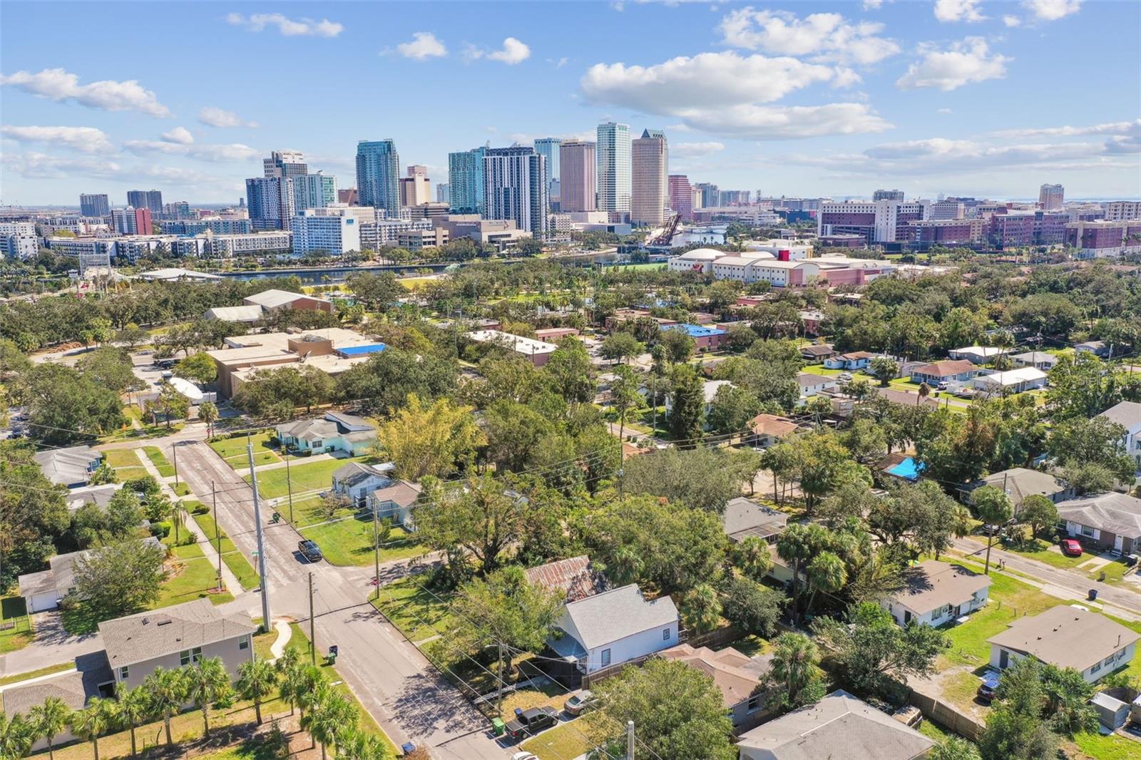 Close Proximity to Downtown Tampa