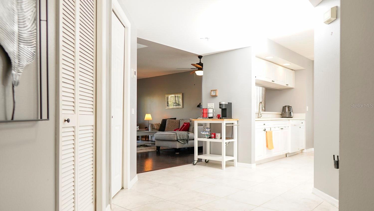 Hallway to kitchen