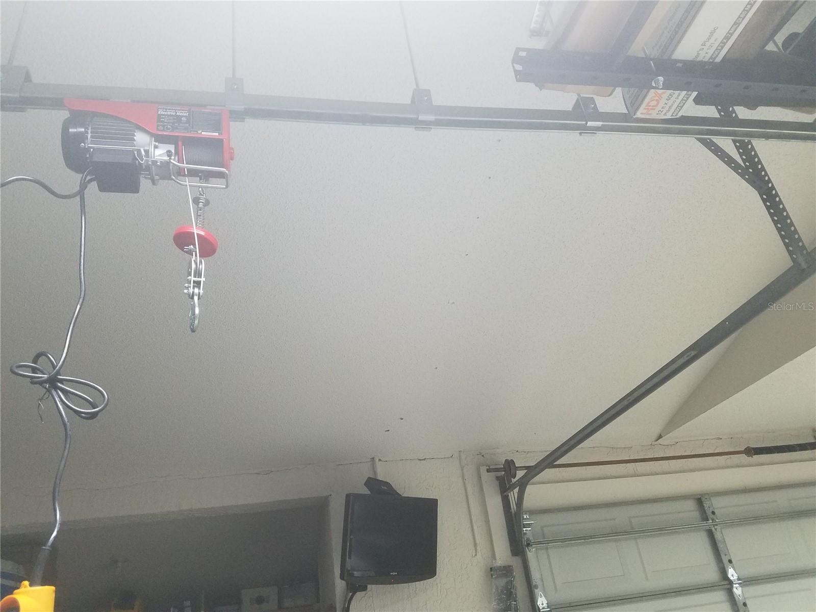 Over head hoist and track  440 lbs capacity