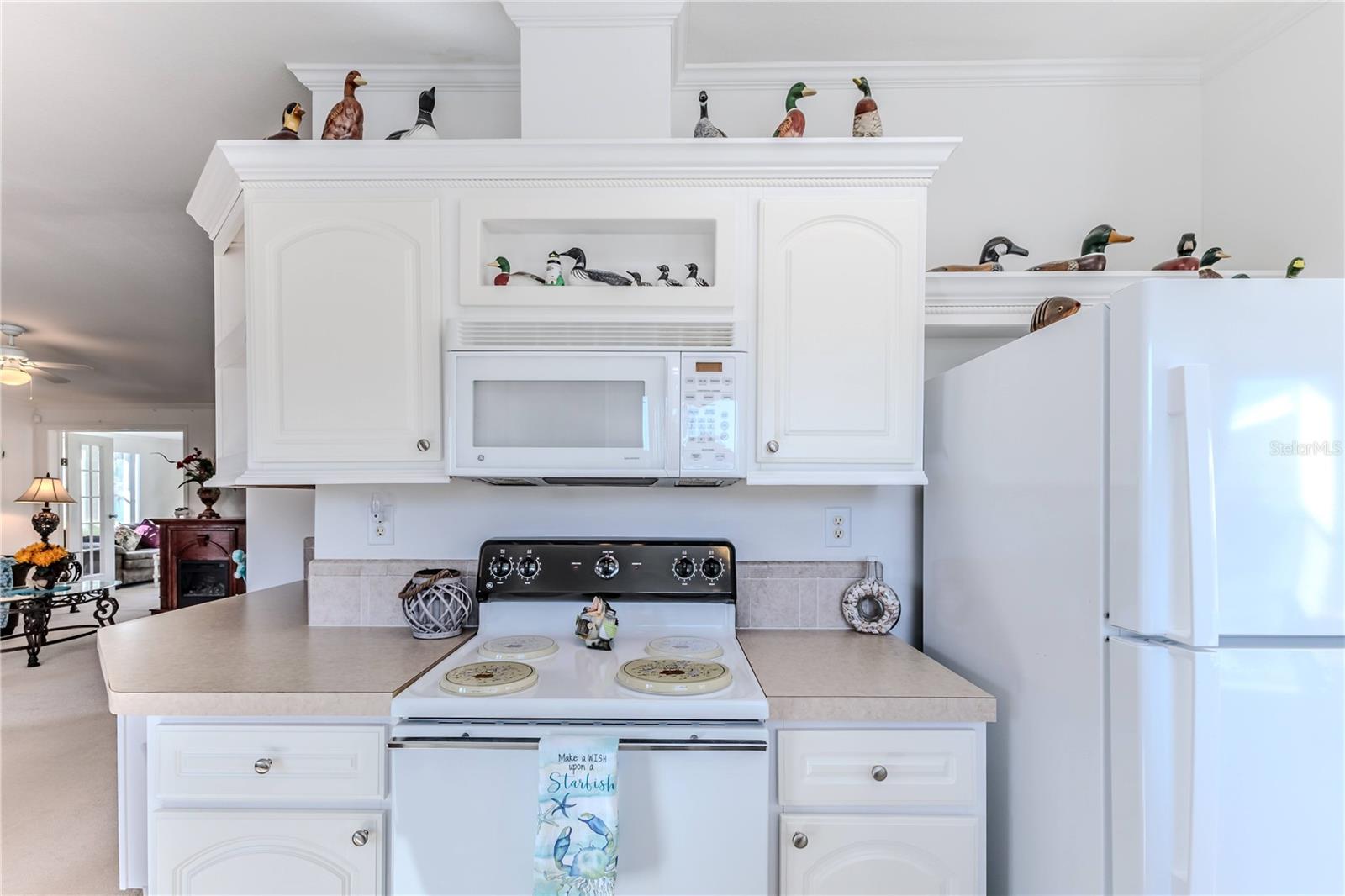 So much counter and cabinet space!