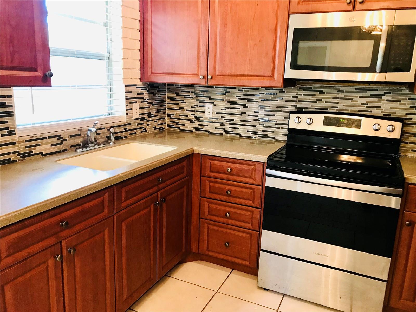 Beautiful Glass Backsplash