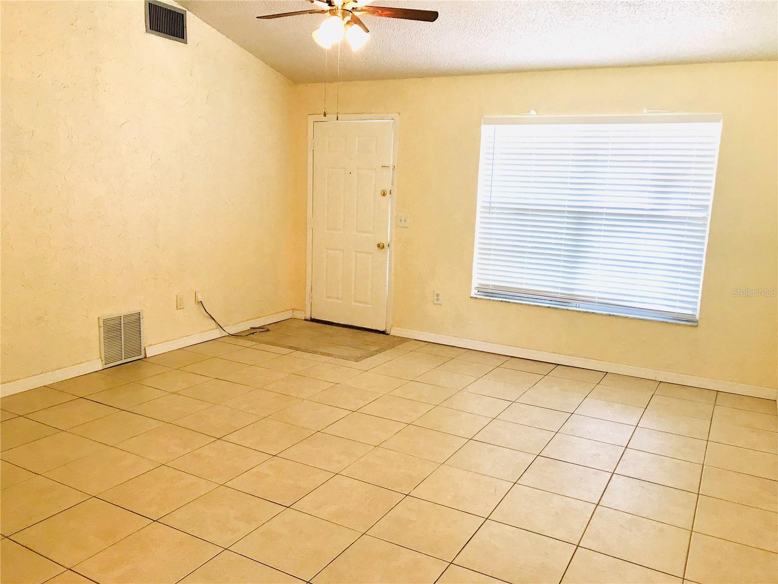 Big Living Room with Ceiling Fan/light