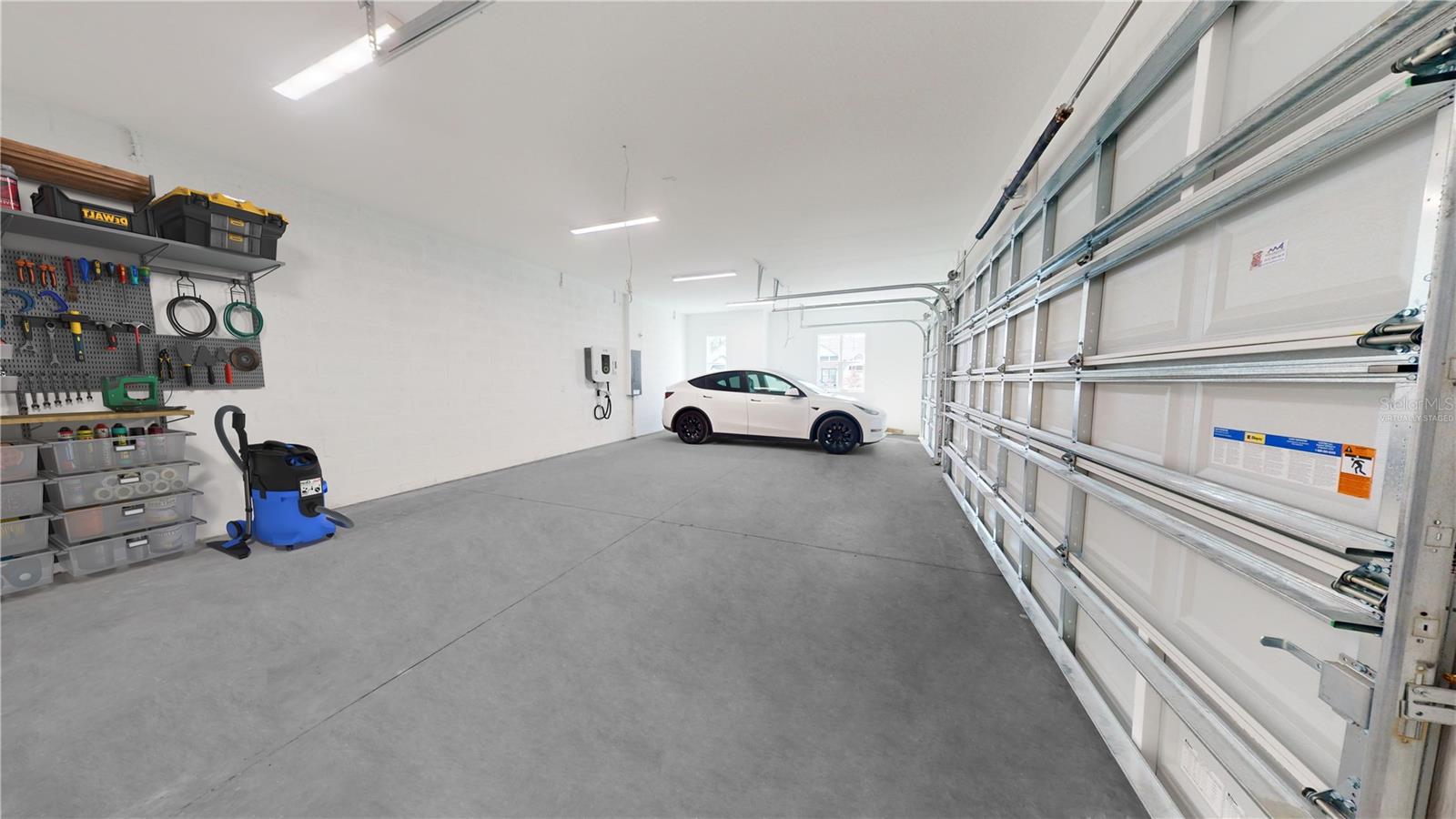 Garage Virtually staged