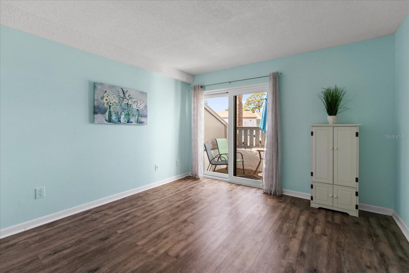 Large Guest Bedroom