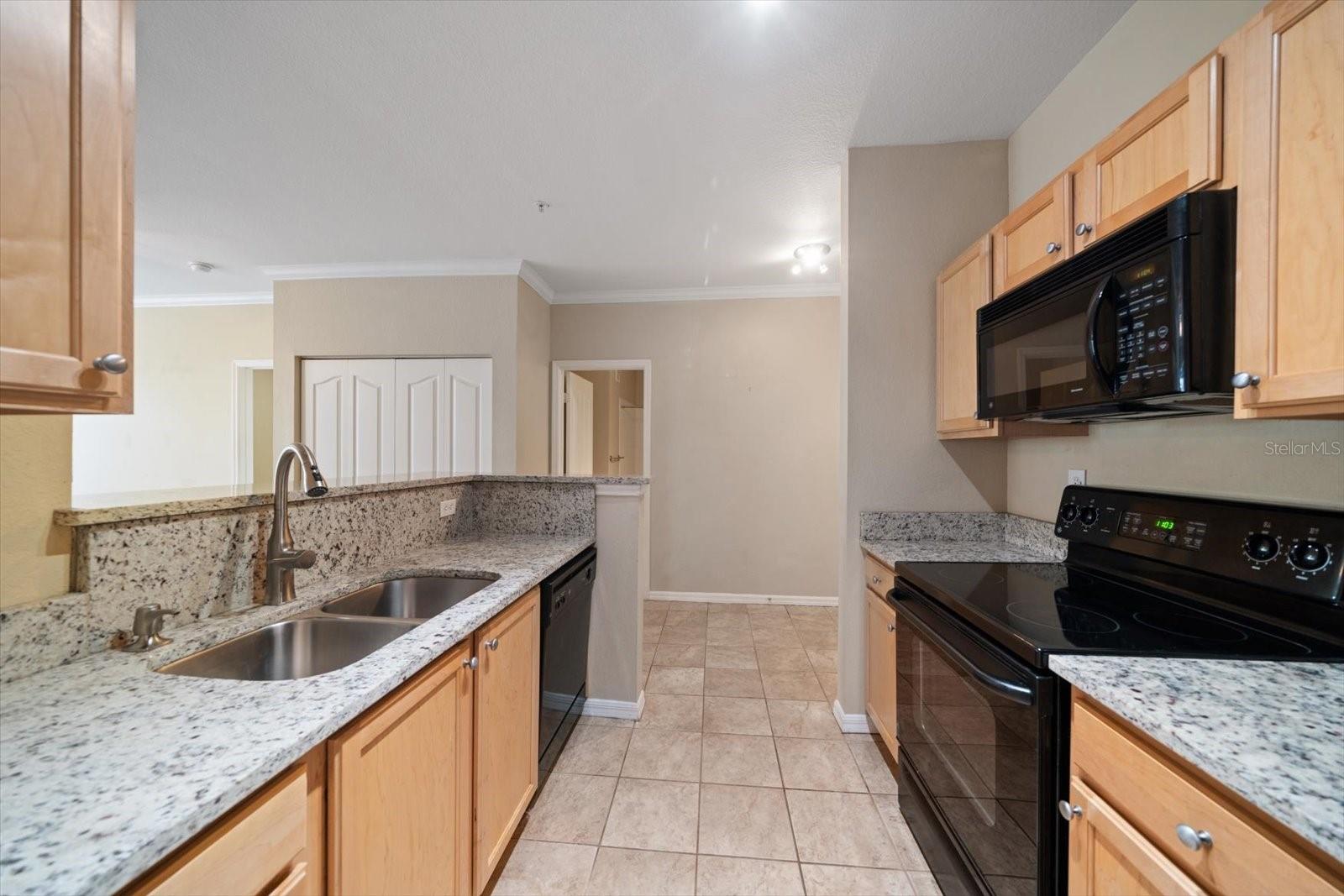 Plenty of counter top and cabinet space!