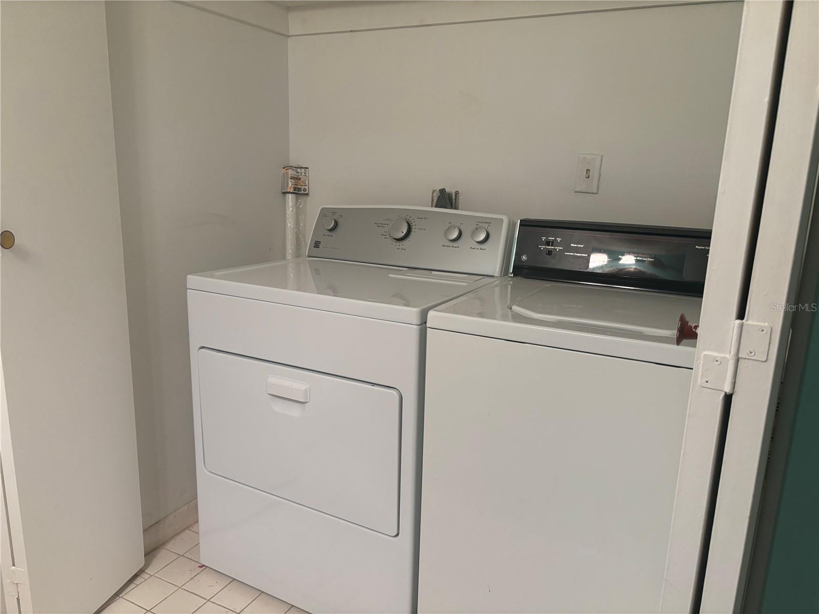 Washer/Dryer in Unit