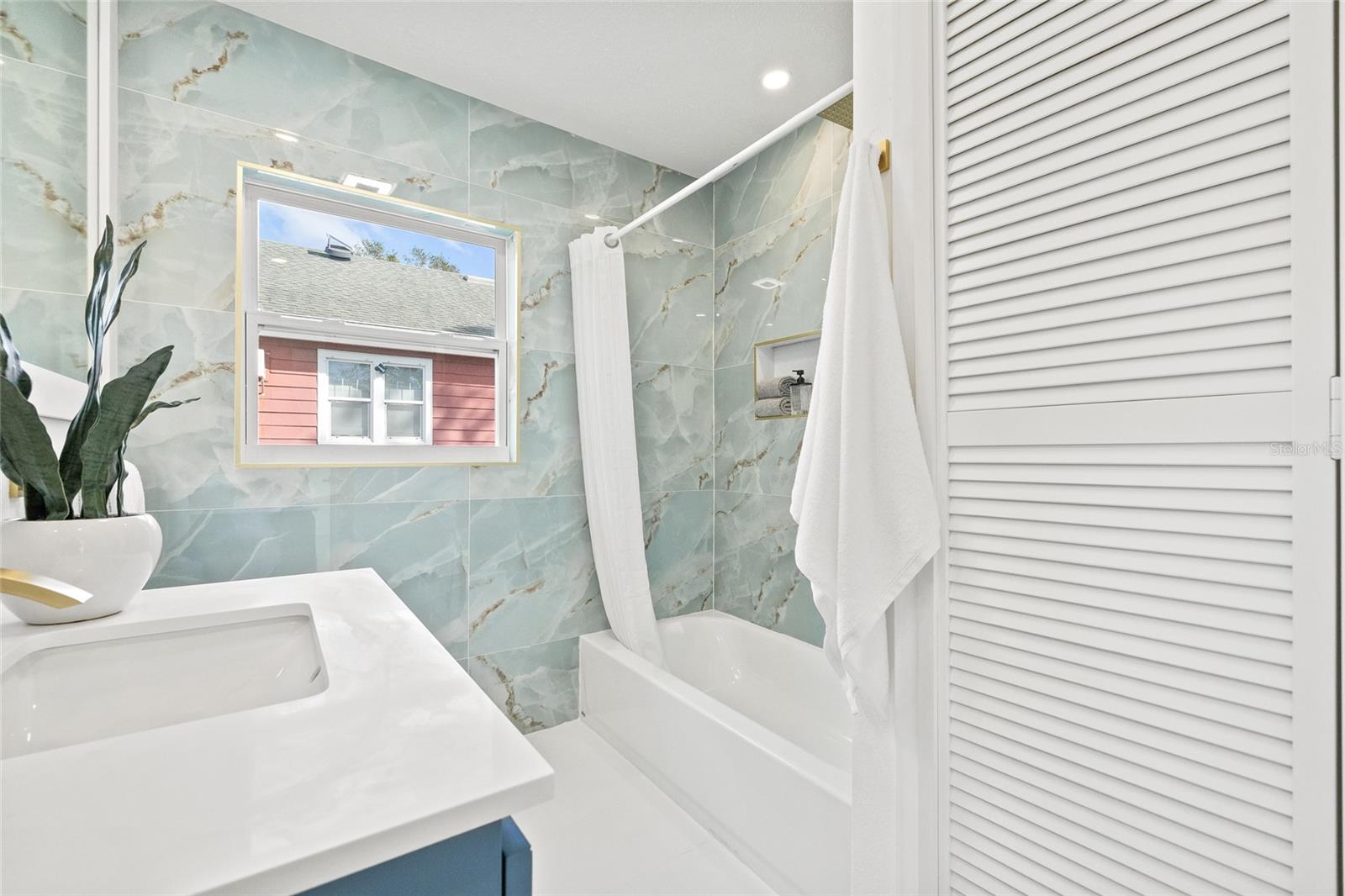 Gorgeous Guest Bathroom