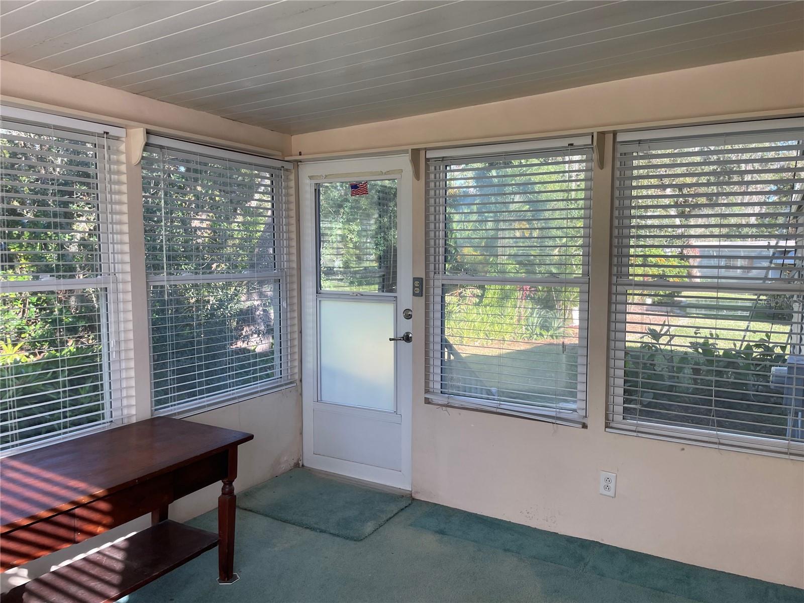 BONUS ROOM BACK DOOR TO YARD