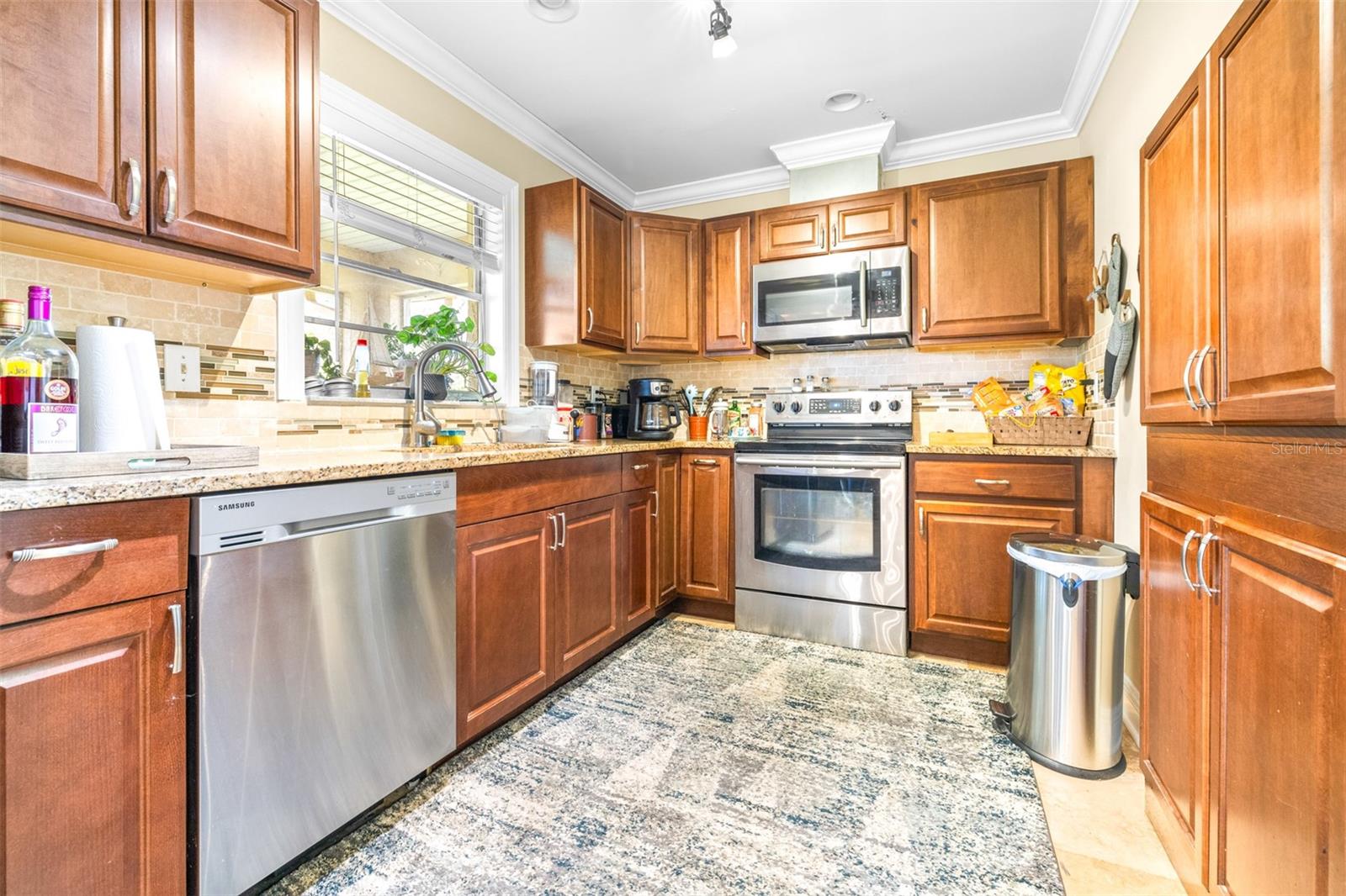 Ample Counter Top Space