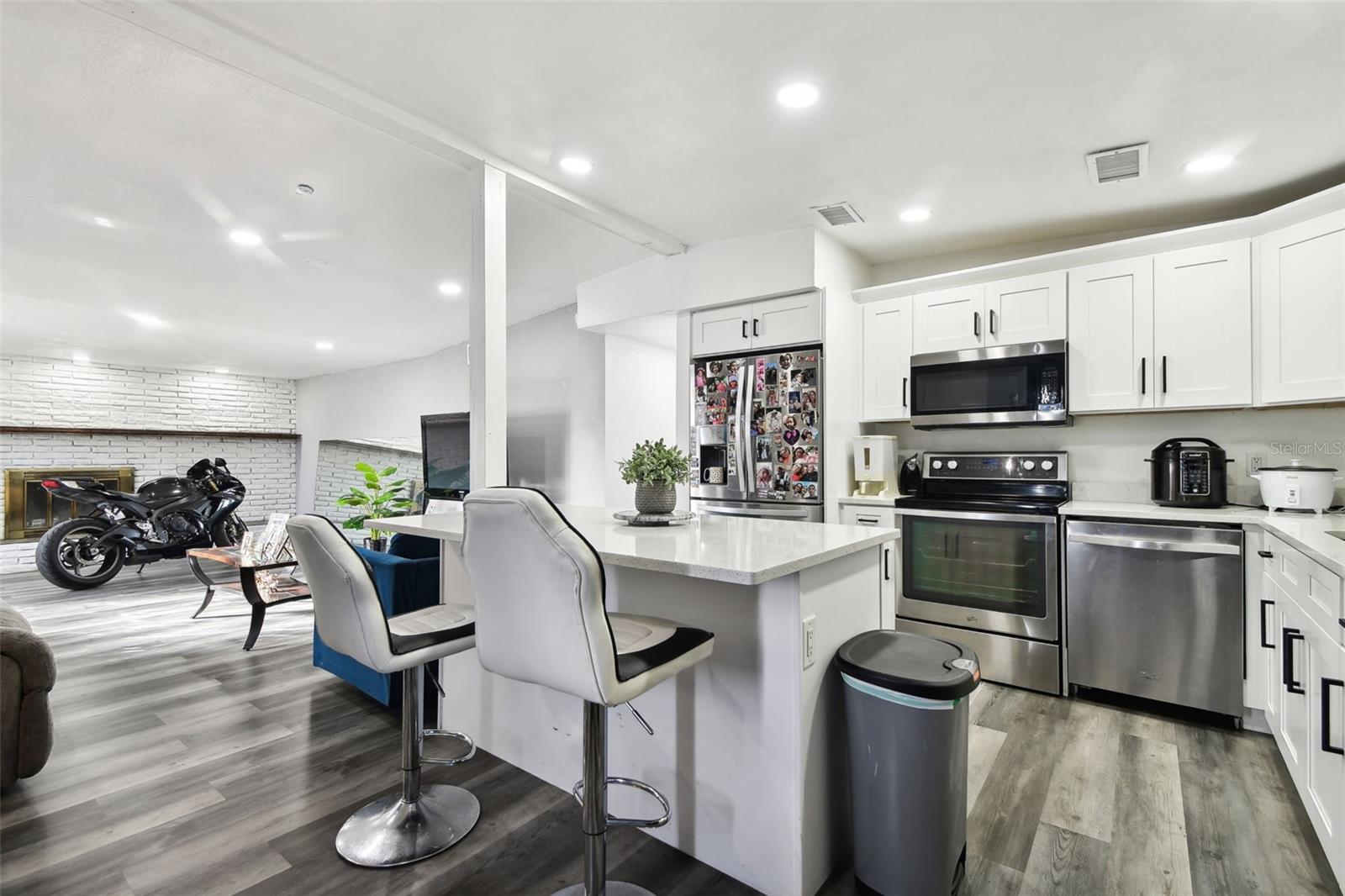 OPEN CONCEPT KITCHEN